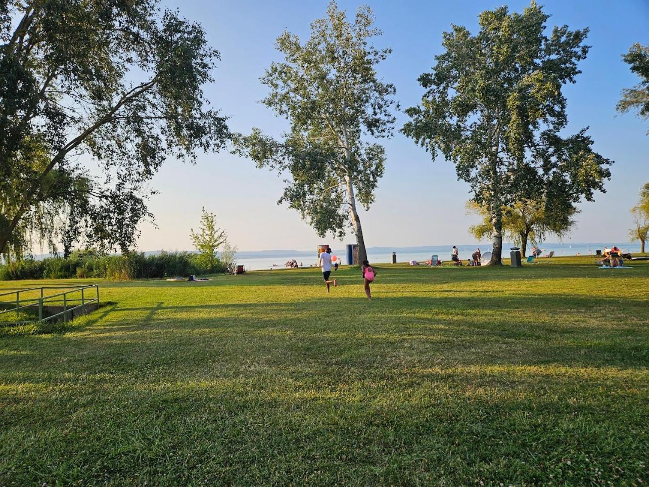 Green Apartman Balatonlelle Εξωτερικό φωτογραφία